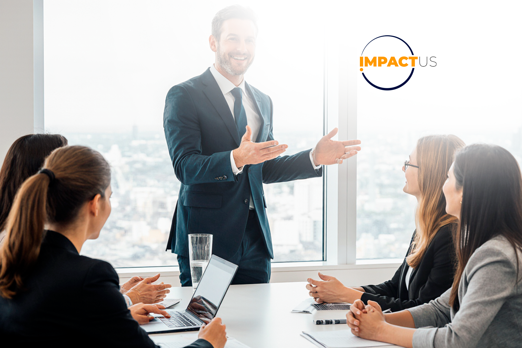 Portada de Conferencia en Liderazgo para empresas y personas - Conferencias empresariales